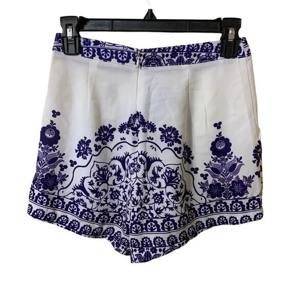 Lily Whyt Blue and White Fine China High Waisted Shorts Size 8 - Picture 2 of 14